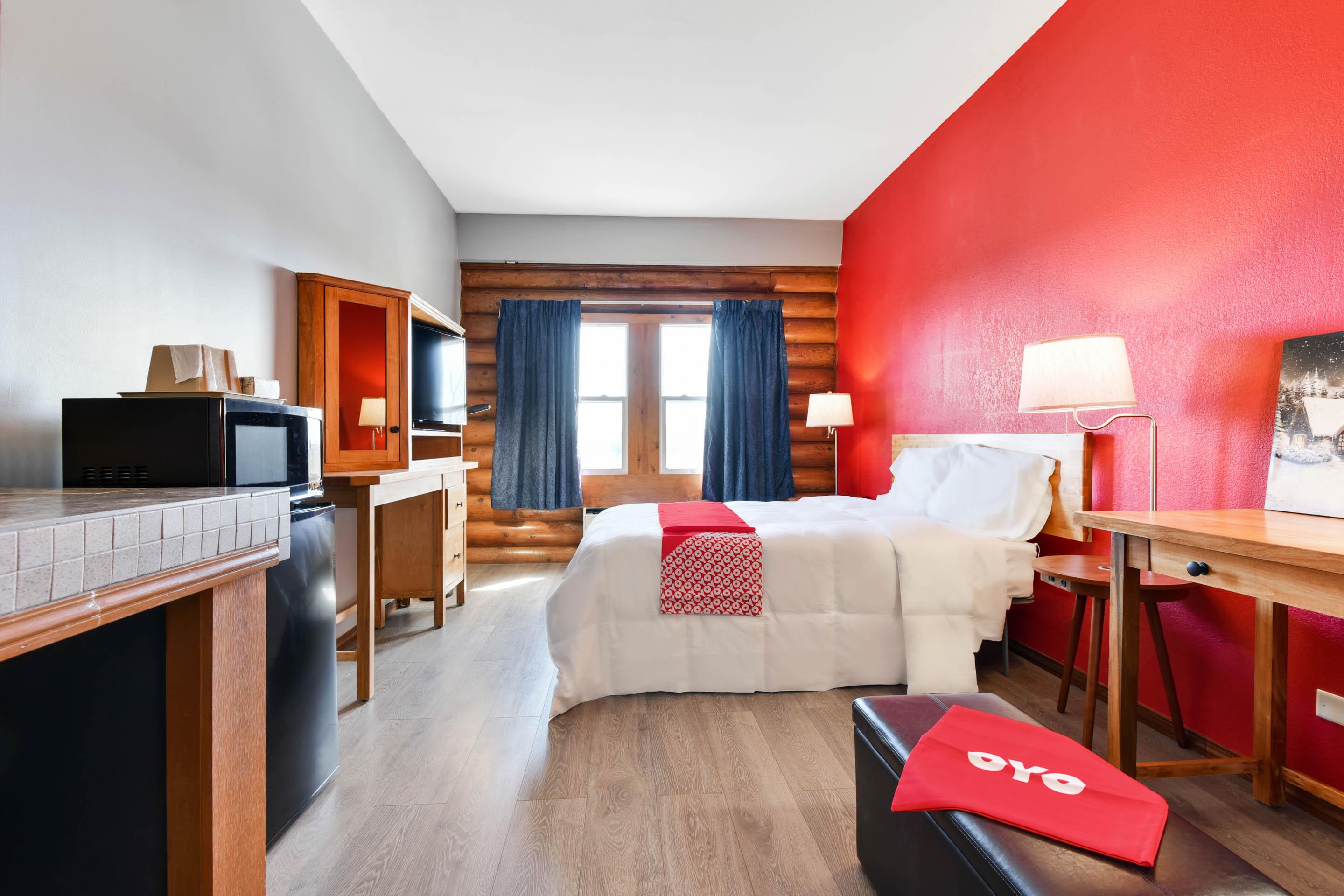 Casa Loma Inn & Suites By Oyo Davenport Ia Near I-80 Экстерьер фото